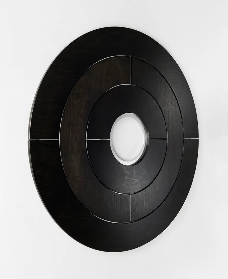 Sam Gilliam, Black 96″ Disc