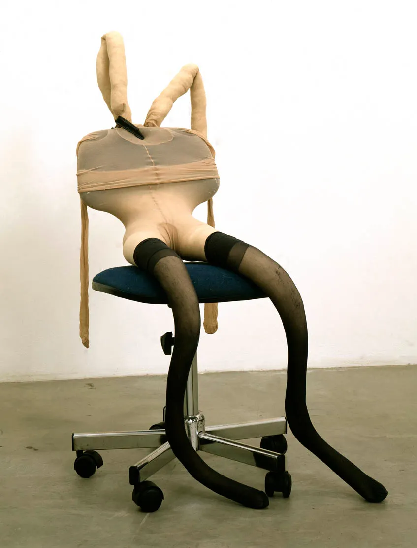 Sarah Lucas, Bunny Gets Snookered (5)