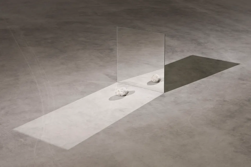 Wilfredo Prieto, two stones and a mirror