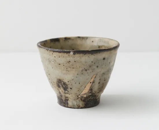 小嶋亜創, 灰粉引湯呑み