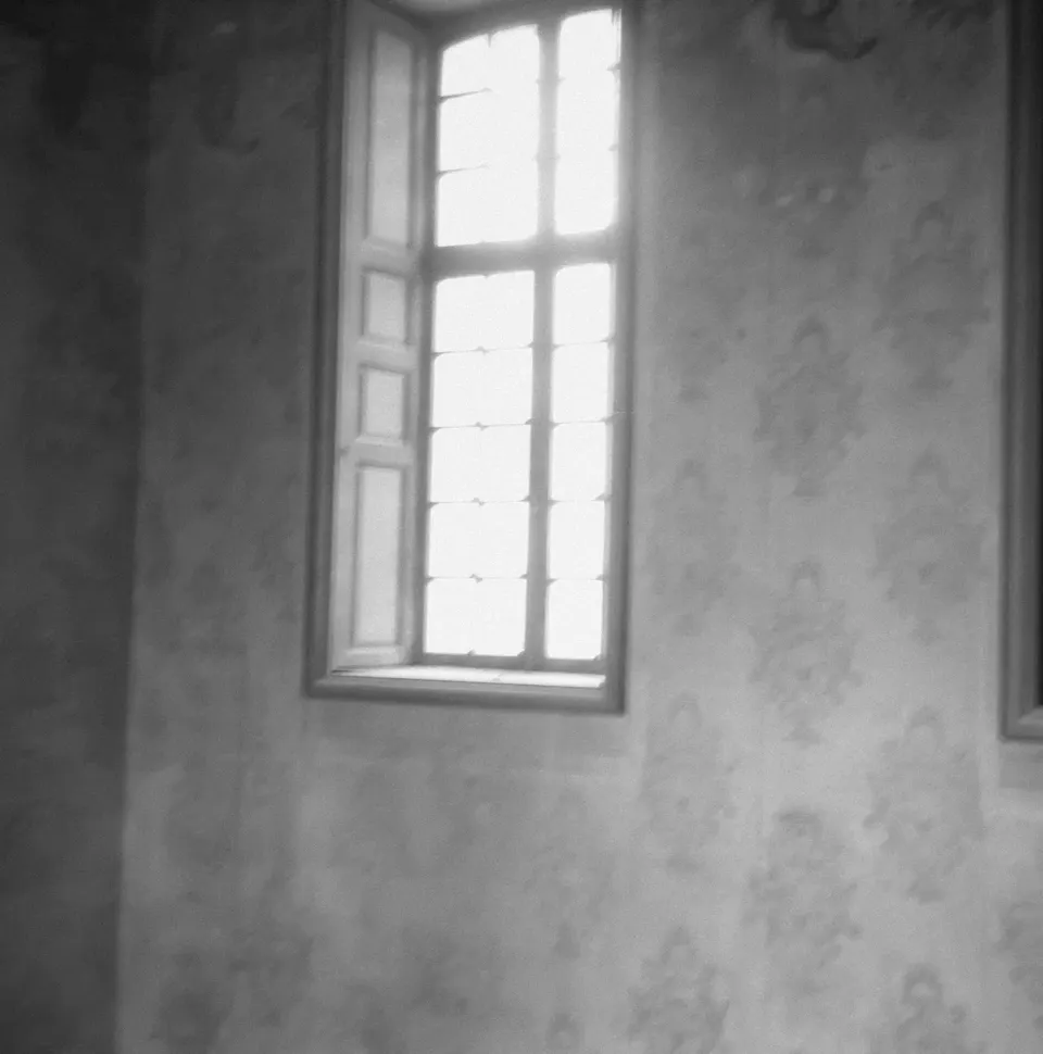 Angela Grauerholz, Corner with Window 1/5
