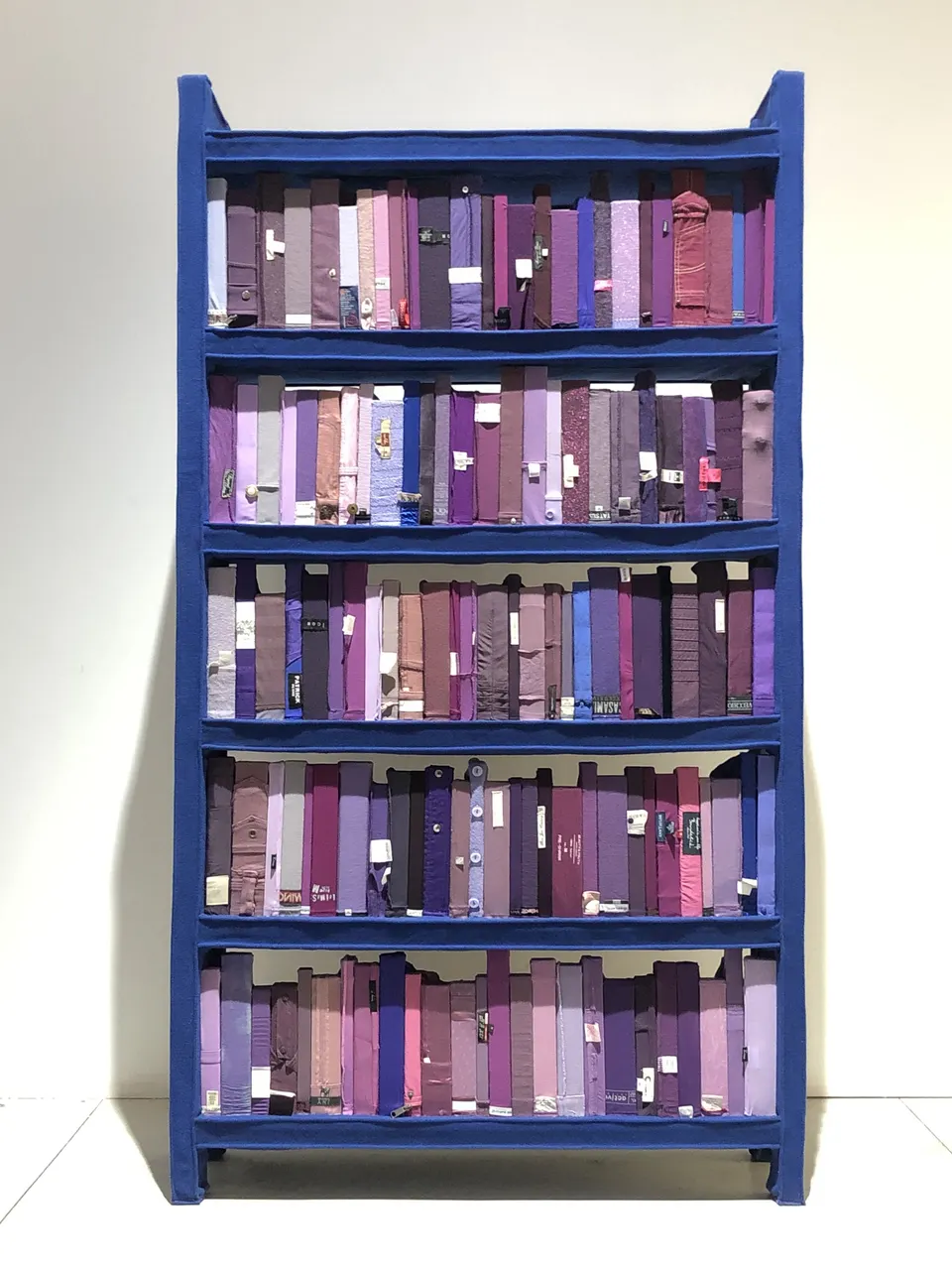 Yin Xiuzhen, Bookshelf No.7