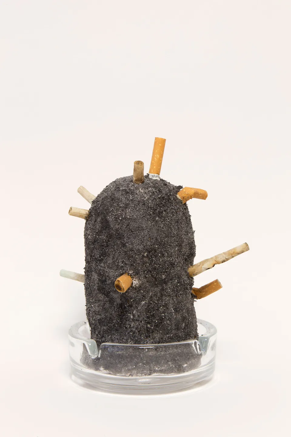 Gina Fischli, Aschenbecher