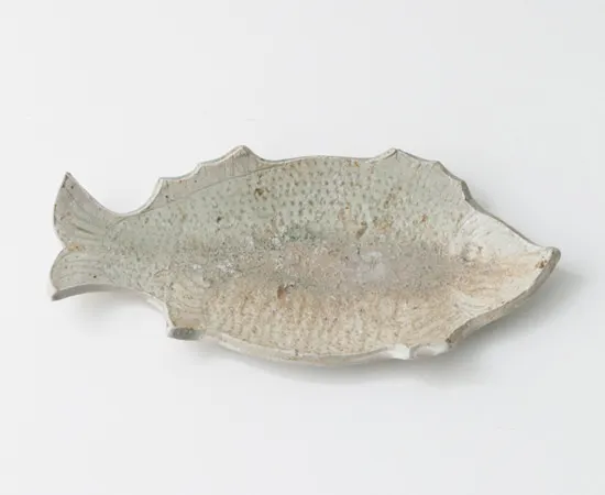小嶋亜創, 灰釉魚印長方皿
