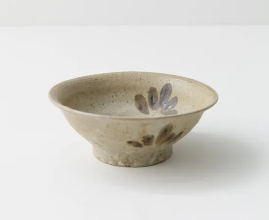 小嶋亜創, 藁灰釉鉄絵5寸浅鉢