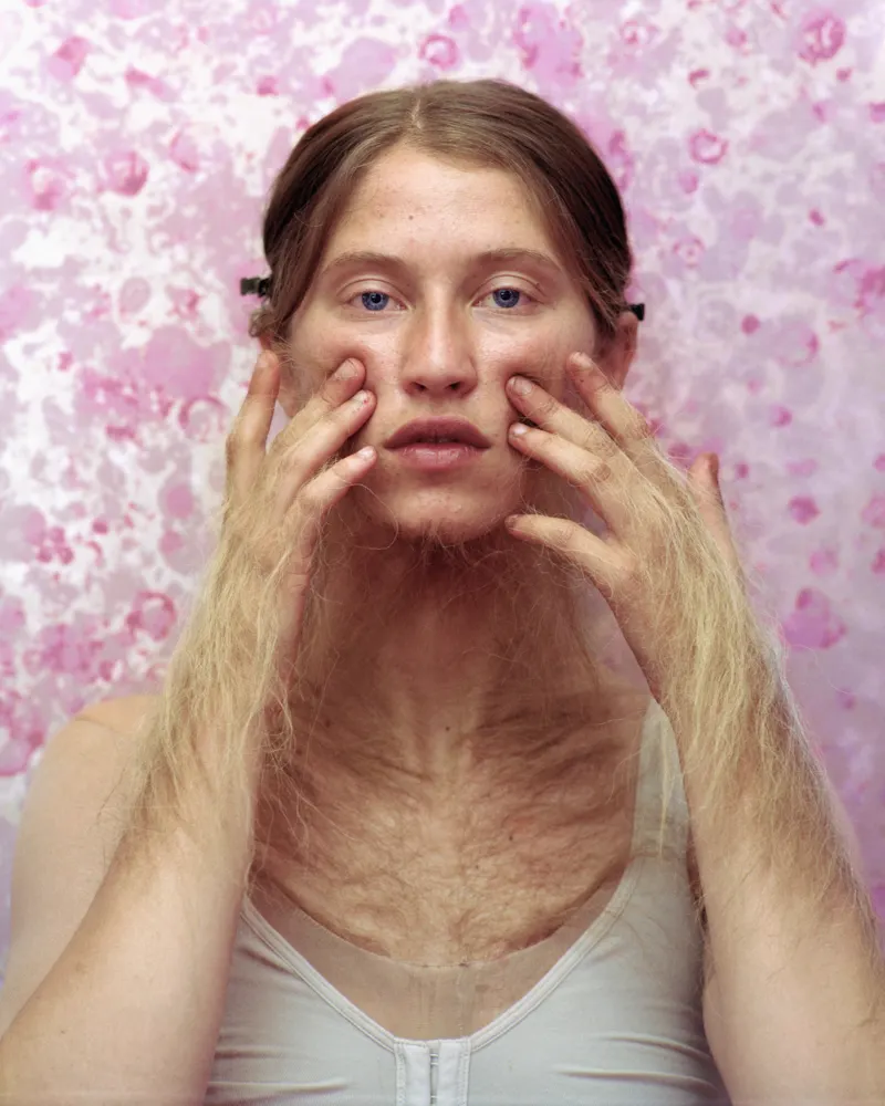 Ilona Szwarc, The woman who presents herself to the spectator as a "picture" forever arranged(#3), 2019