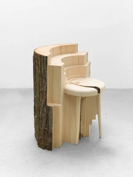 Alicja Kwade, Astoolisastoolisastool