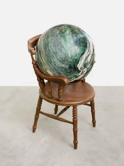 Alicja Kwade, Siège du Monde