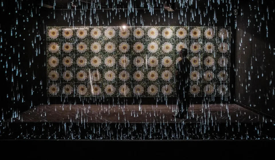 Andy Warhol, Rain Machine (Daisy Waterfall)