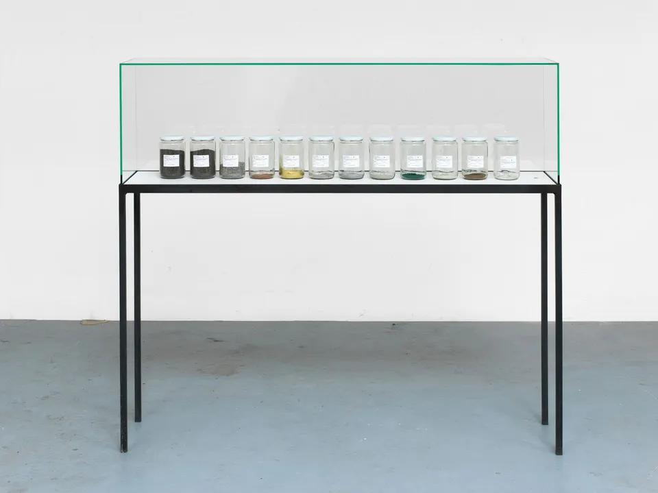 Alicja Kwade, Lampe (Kaiser-Idell), 2014