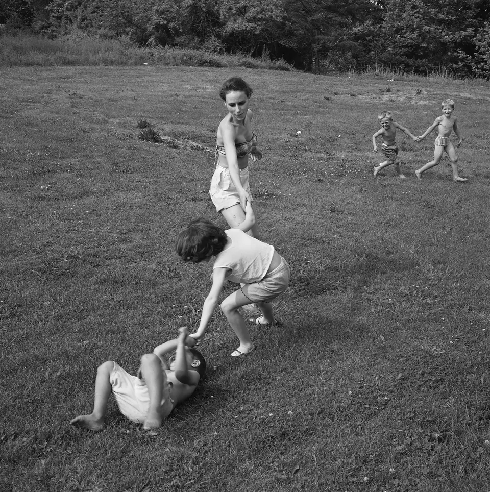 Emmet Gowin, “Crack the Whip,” Danville, Virginia
