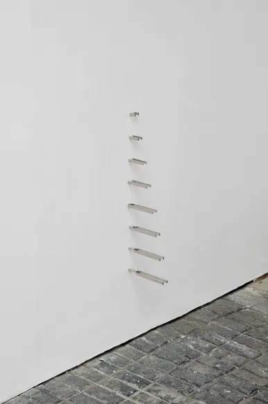 Nina Canell, Waver