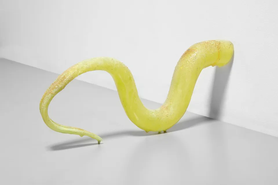 Olivia Erlanger, Ophidio (Glow)