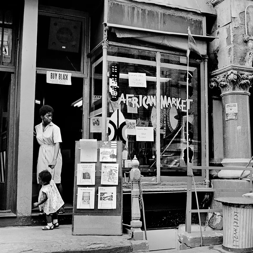 Kwame Brathwaite, Untitled (African Market, Harlem)