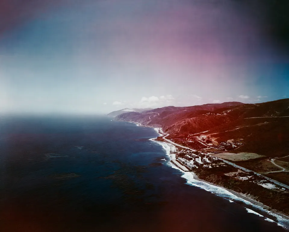Florian Maier-Aichen, Untitled (Infrared Industries)