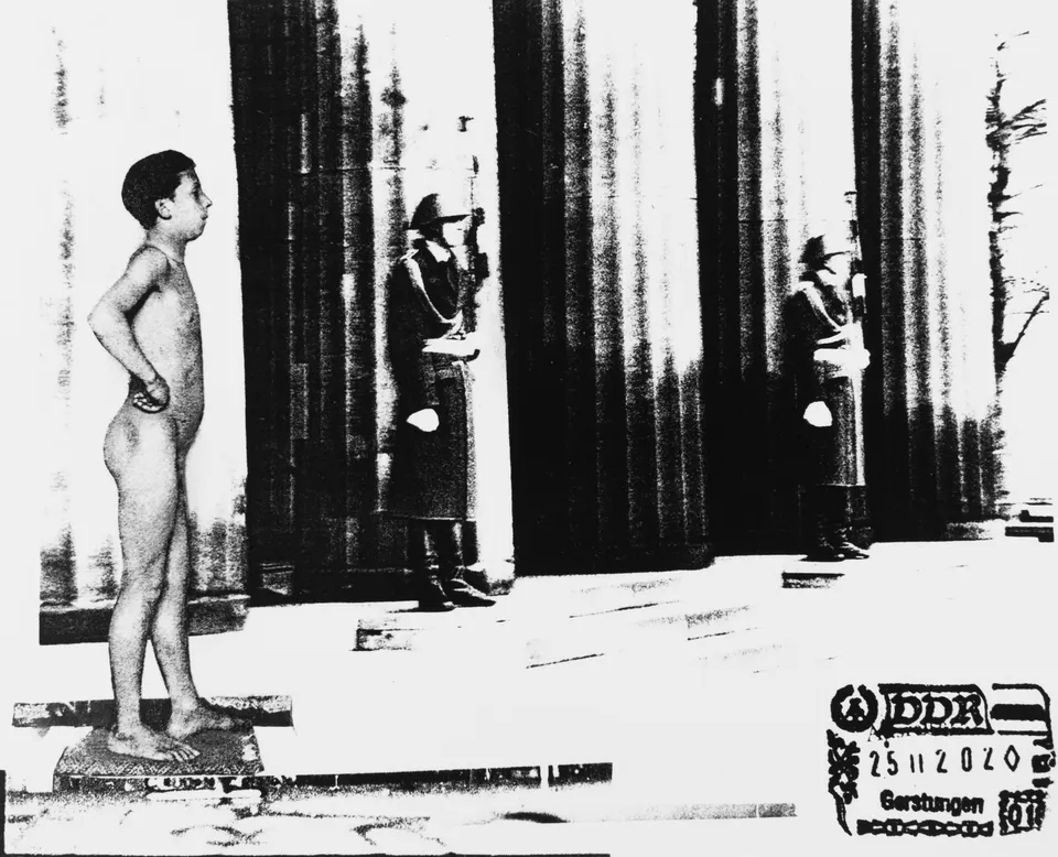 Jane Alexander, Triumph over capitalism: “Die Ewige Flamme”